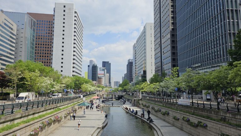 What does an eco-friendly construction site look like? Seoul is building with less dust and noise
